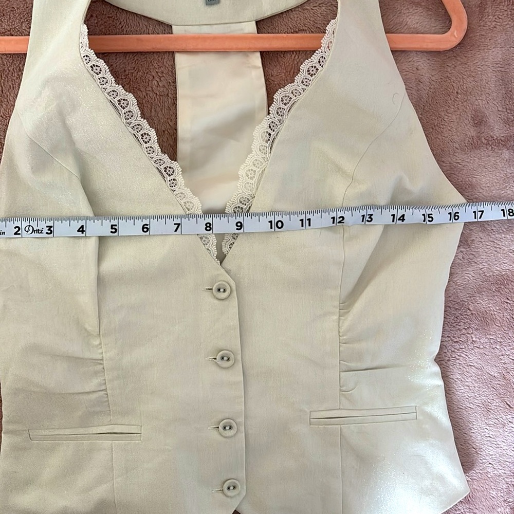 Shimmering Cream Vest - Picture 6 of 8